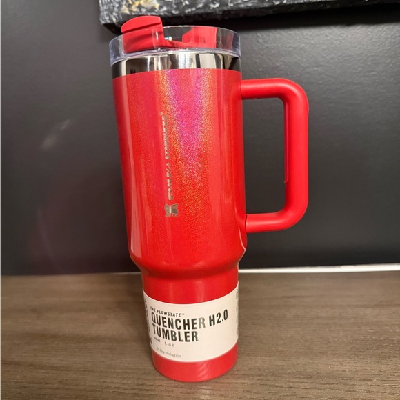 Stanley x Starbucks Shimmering Red Quencher H2.0 Tumbler with Handle - Picture 1 of 3